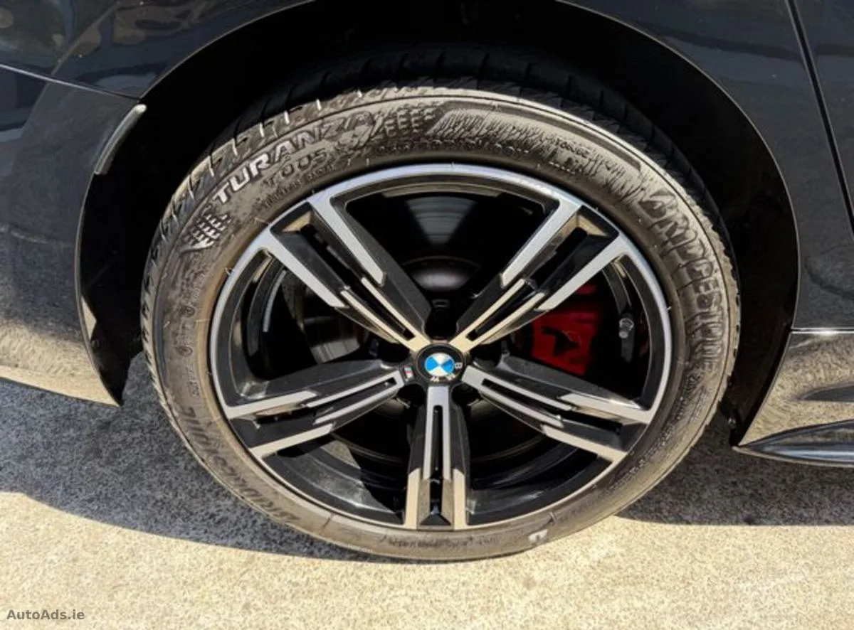 2025 BMW 3-Series – photo 8