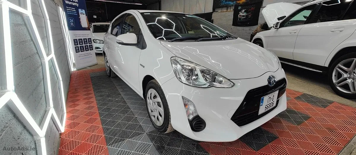 2017 Toyota Aqua – photo 4