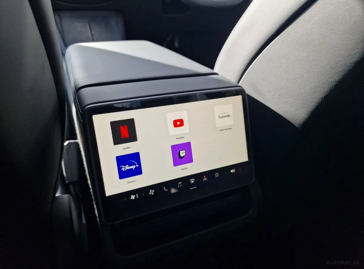 2024 Tesla Model 3 – photo 10
