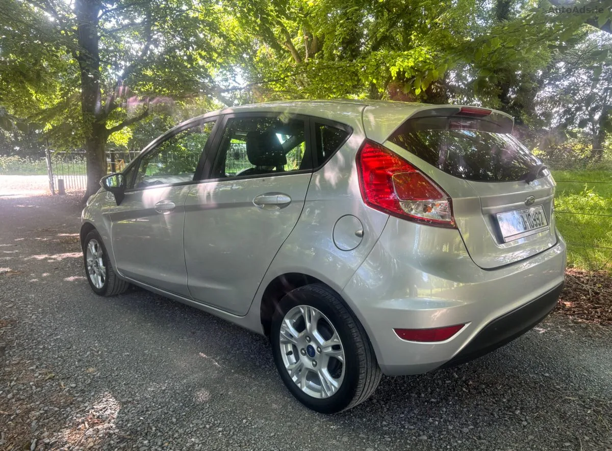2013 Ford Fiesta – photo 4