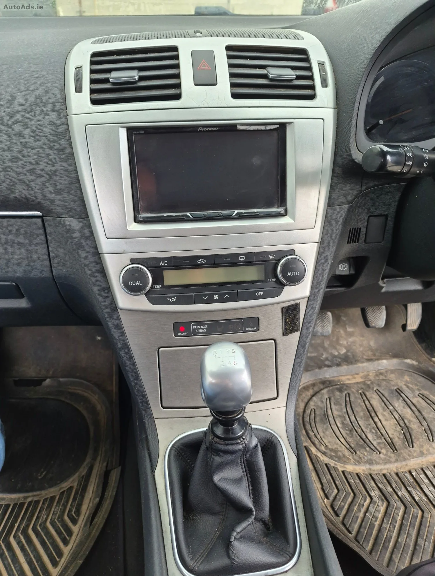 2010 Toyota Avensis – photo 6