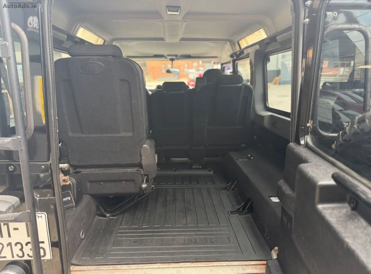 2011 Land Rover Defender – photo 18