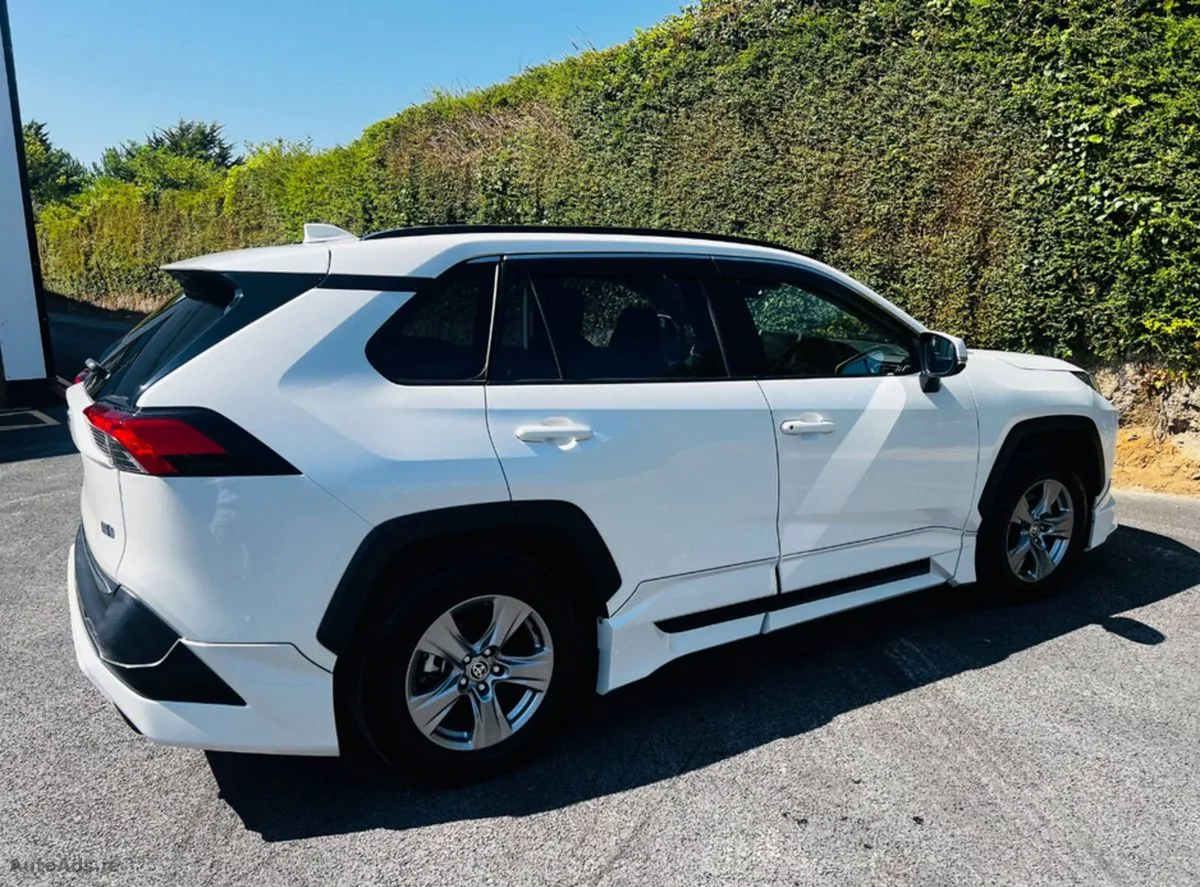 2022 Toyota RAV4 – photo 11