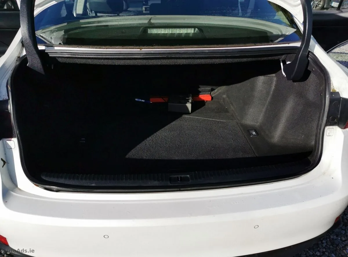 2015 Lexus IS – photo 10