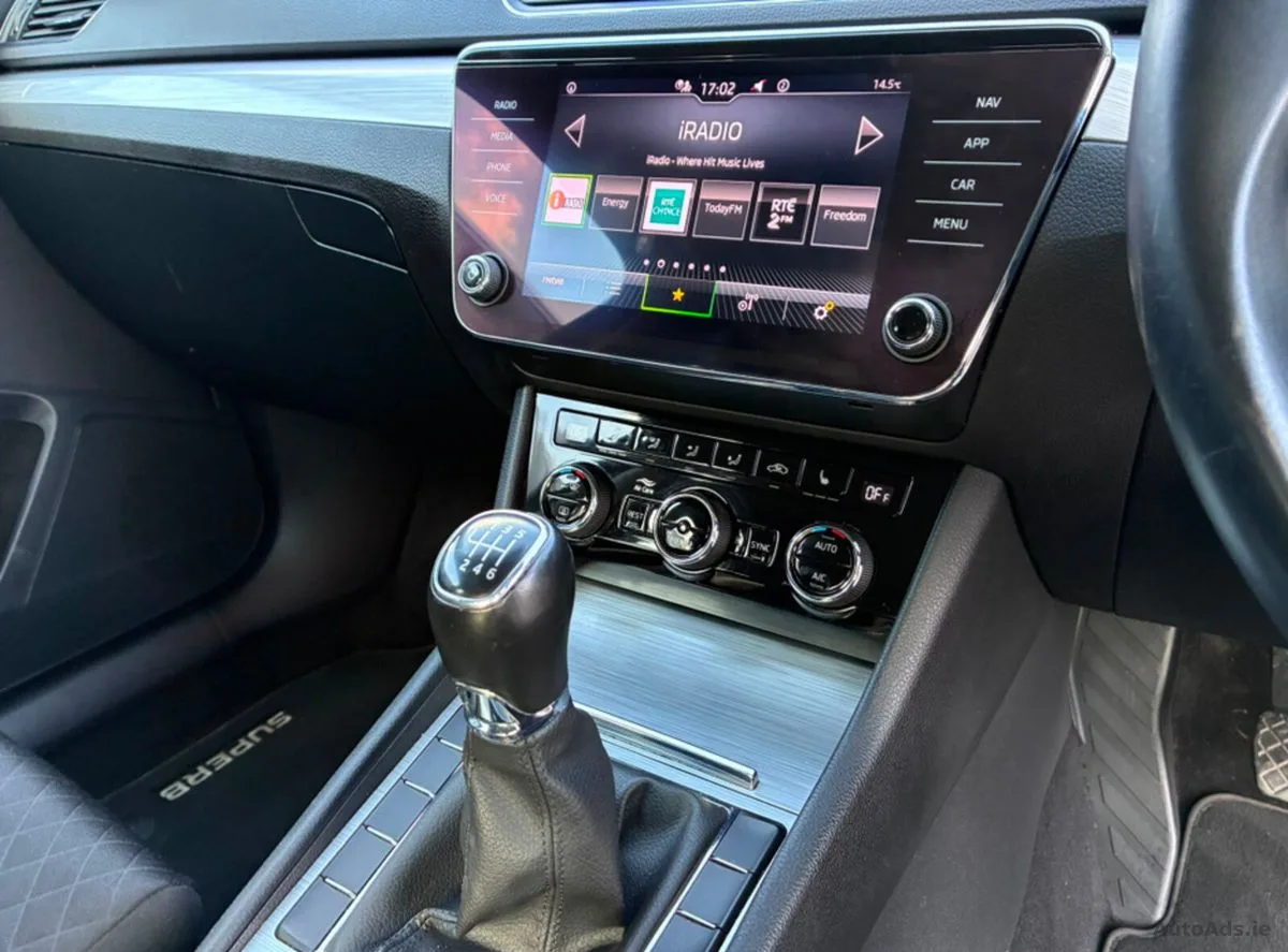 2022 Skoda Superb – photo 11