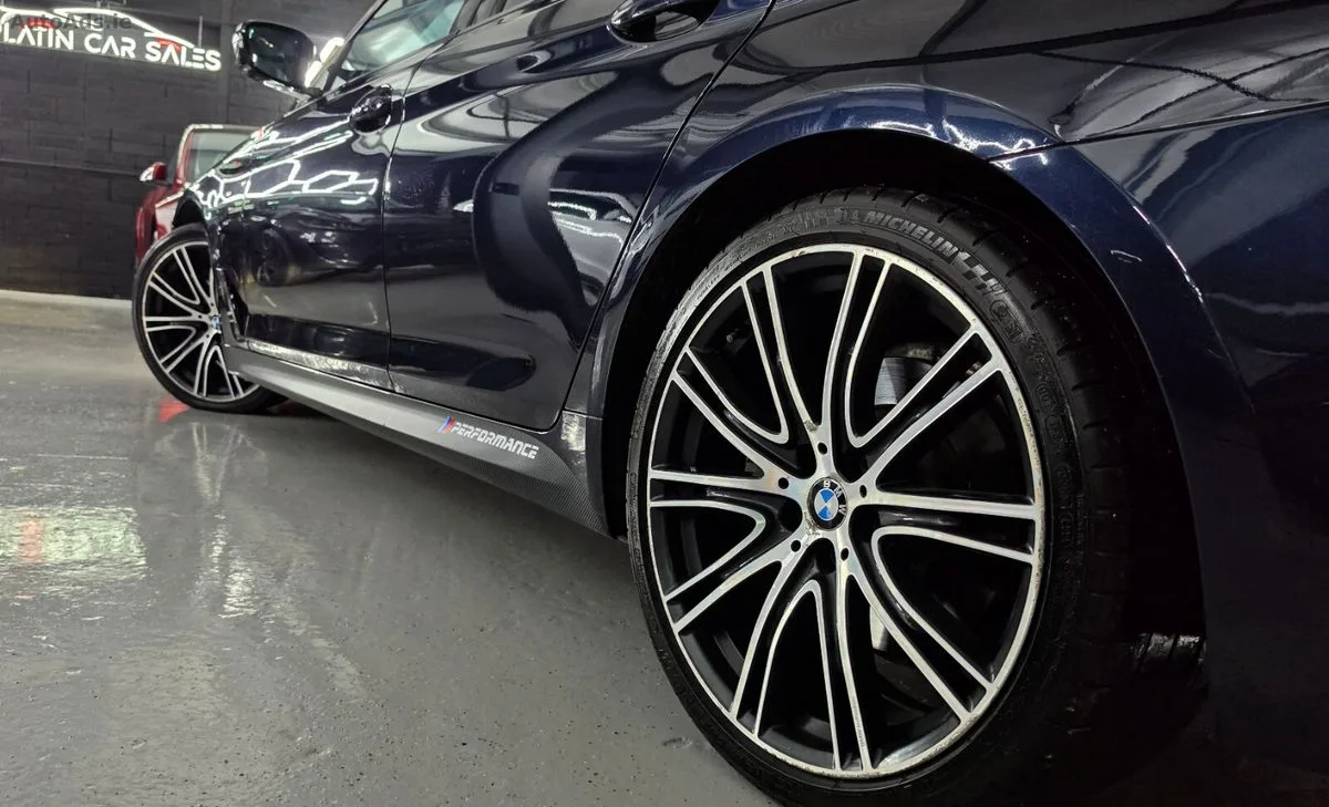 2018 BMW 5-Series – photo 12