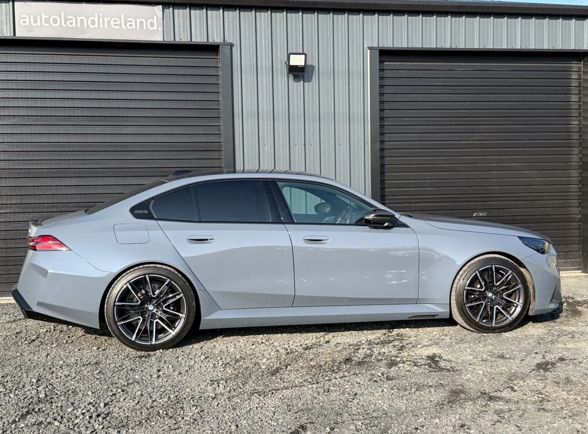 2024 BMW M5 – photo 9