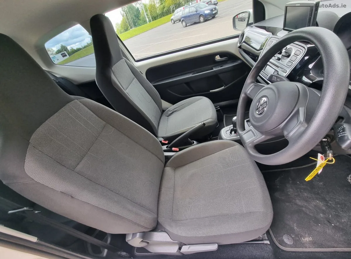 2014 Volkswagen up! – photo 19