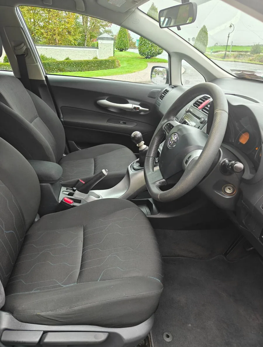 2011 Toyota Auris – photo 11