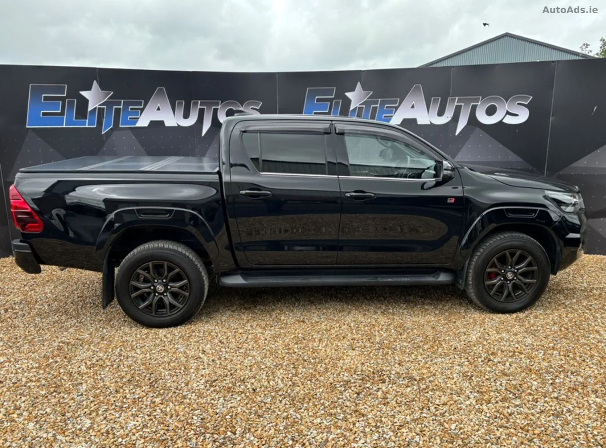 2023 Toyota Hilux – photo 9