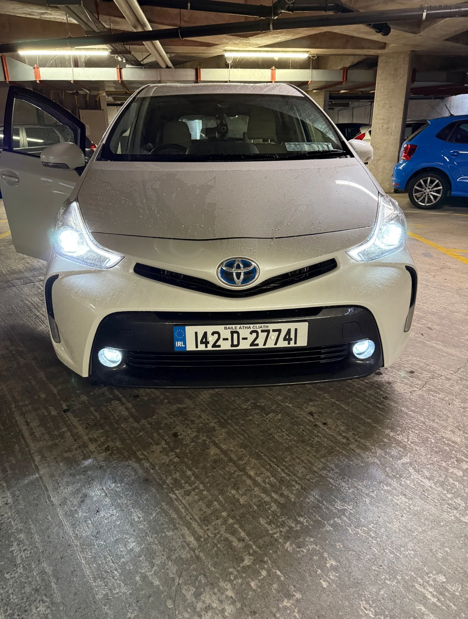 2014 Toyota Prius – photo 2