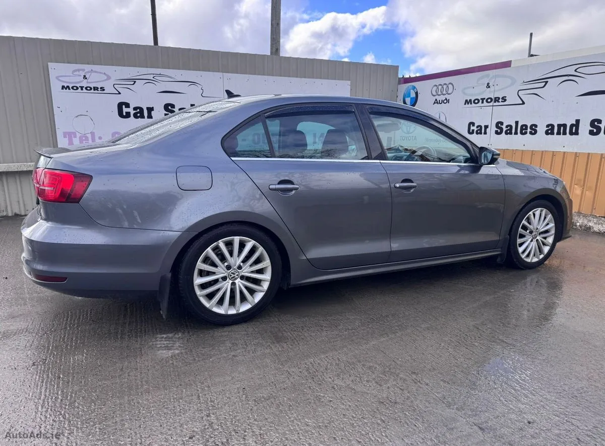 2017 Volkswagen Jetta – photo 2