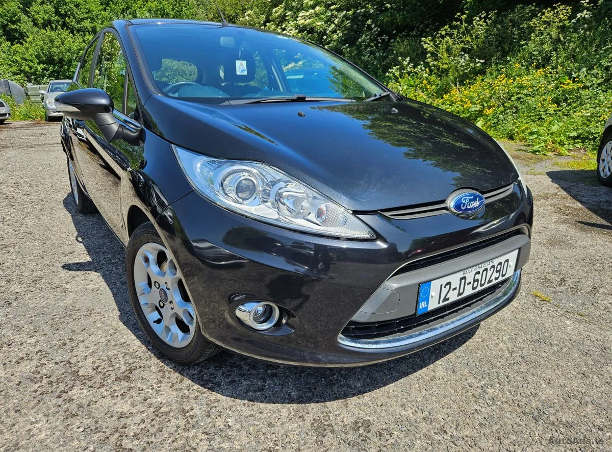 2012 Ford Fiesta – photo 2