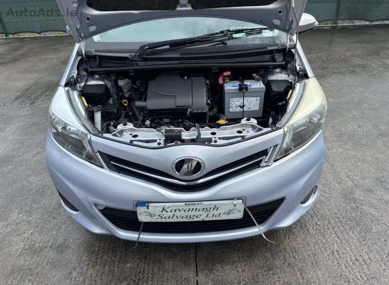 2012 Toyota Vitz – photo 8