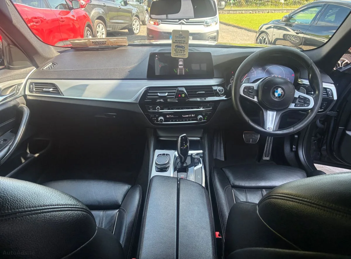 2019 BMW 5-Series – photo 17