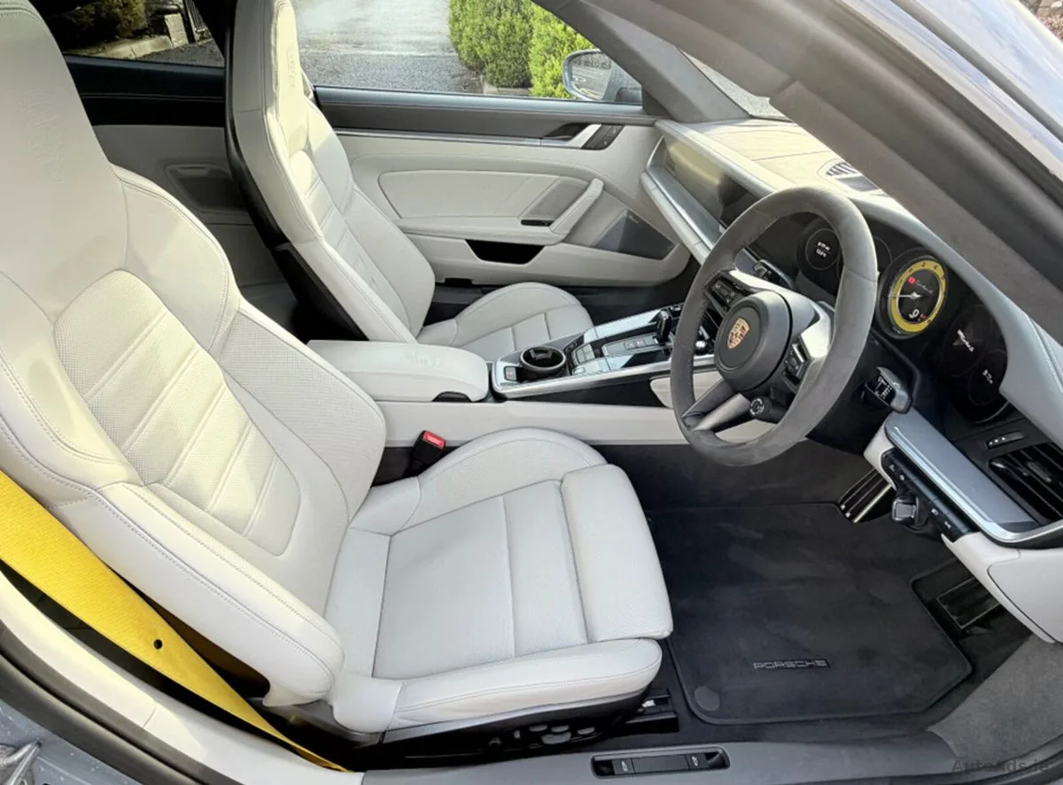 2023 Porsche 911 – photo 10
