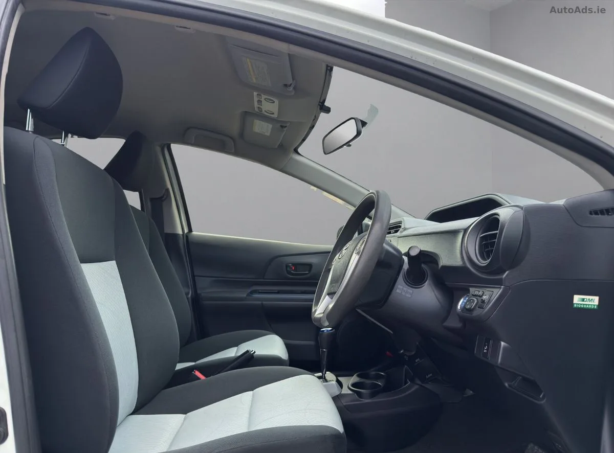 2014 Toyota Aqua – photo 10