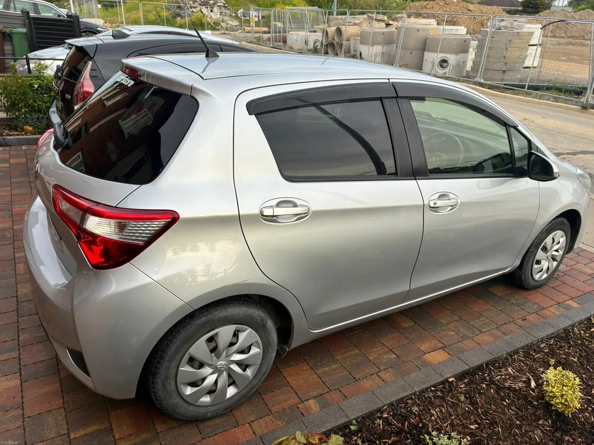 2019 Toyota Vitz – photo 2