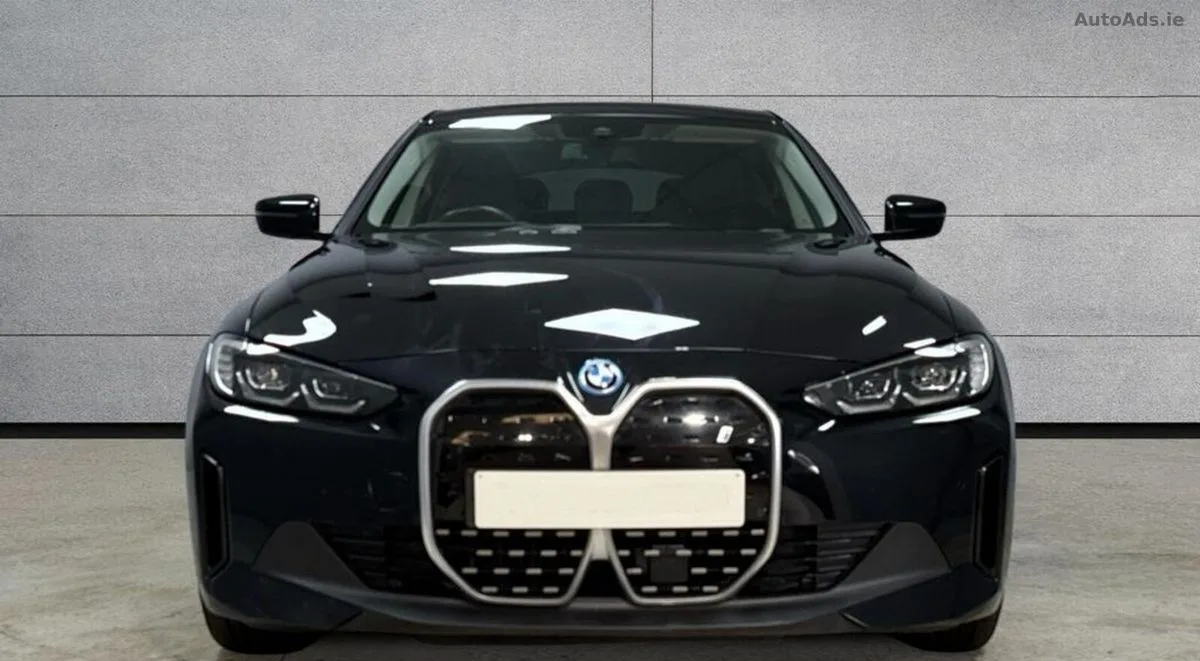2022 BMW i4 – photo 2