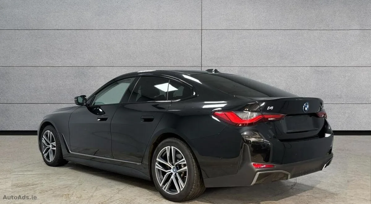2022 BMW i4 – photo 3