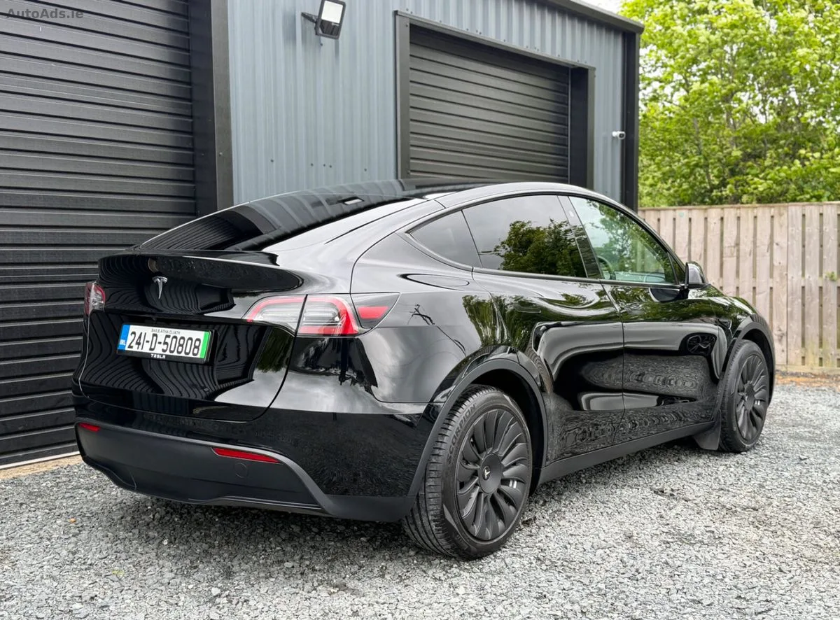 2024 Tesla Model Y – photo 4