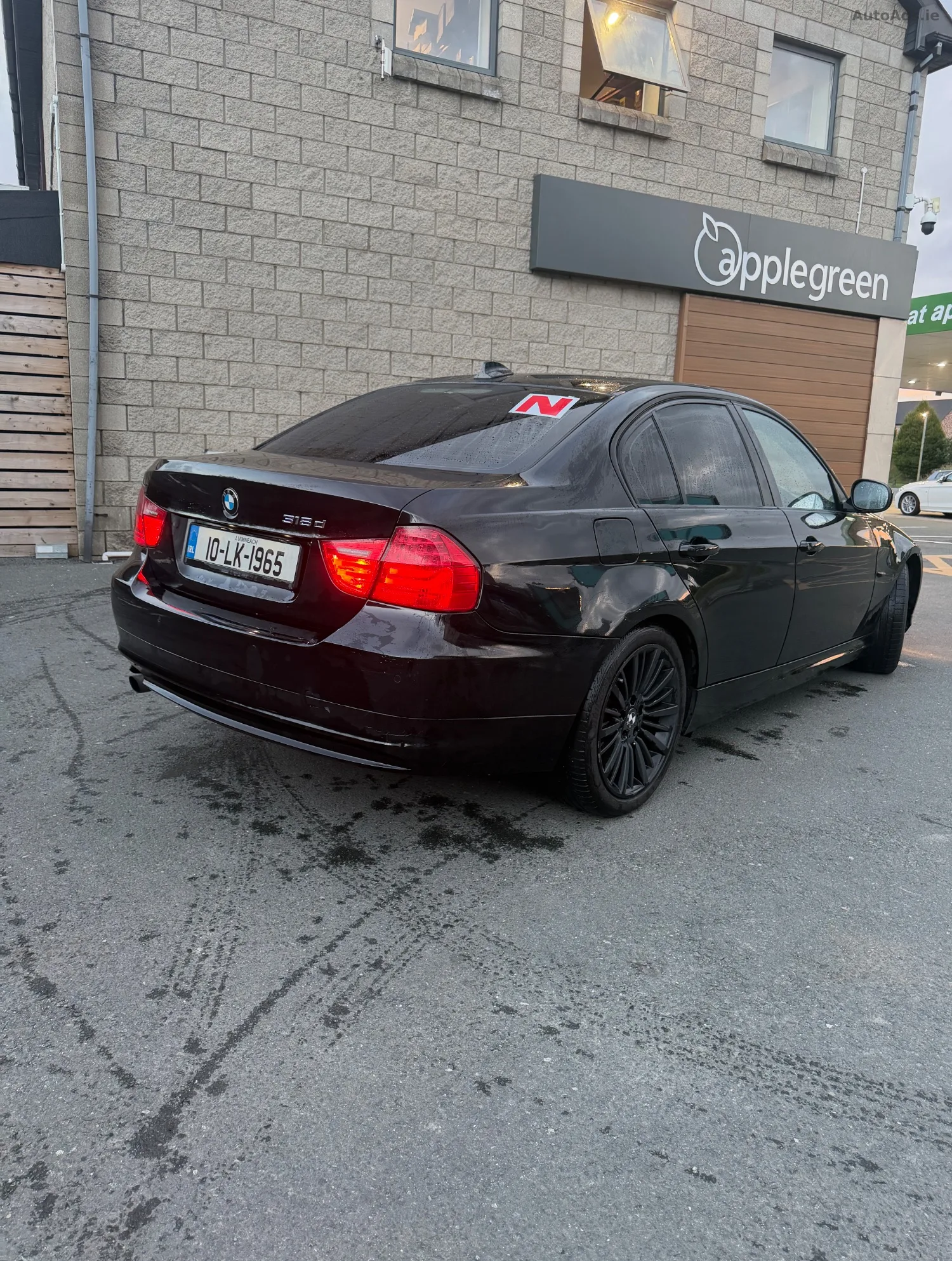2010 BMW 3 Series – photo 2