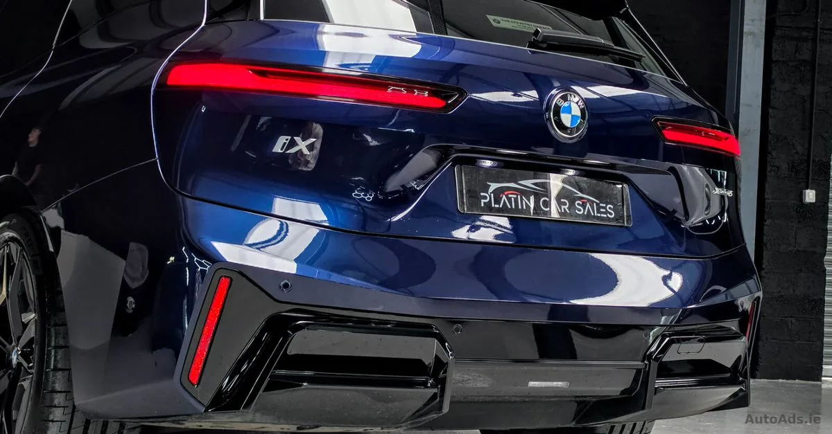 2025 BMW iX – photo 12