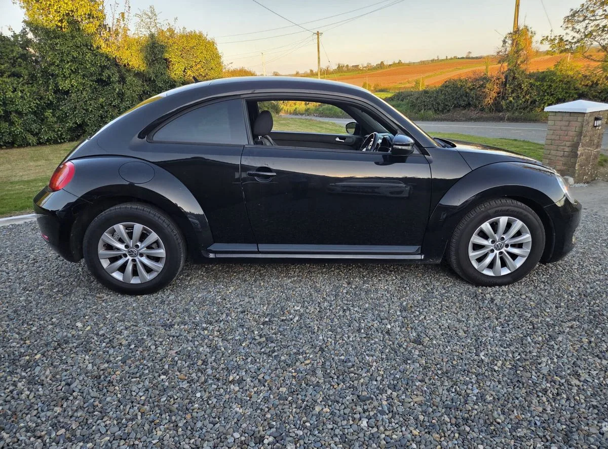 2013 Volkswagen Beetle – photo 2