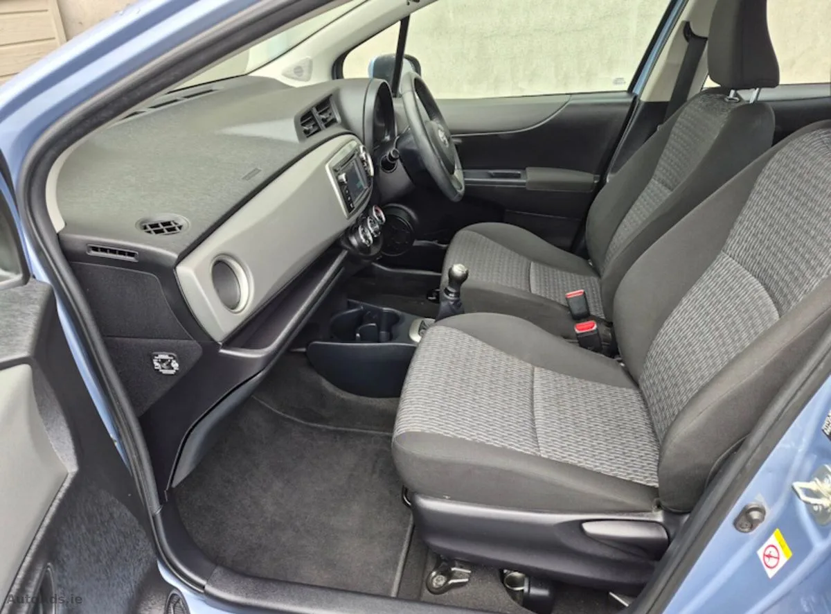 2014 Toyota Yaris – photo 5