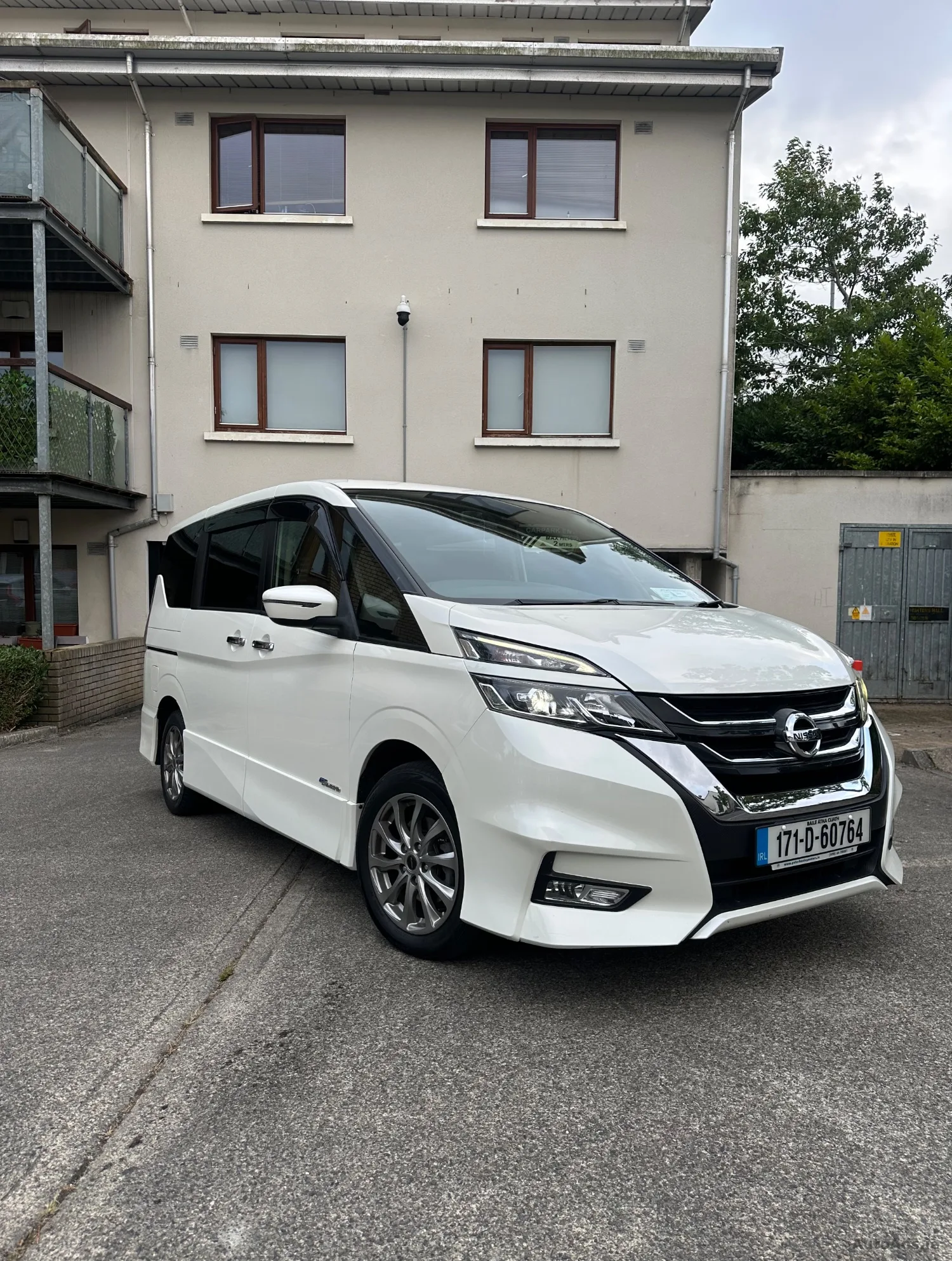 2017 Nissan Serena