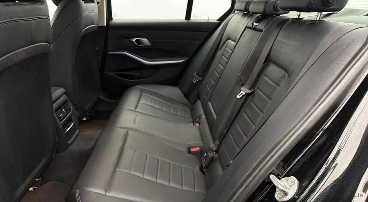 2022 BMW 3-Series – photo 8