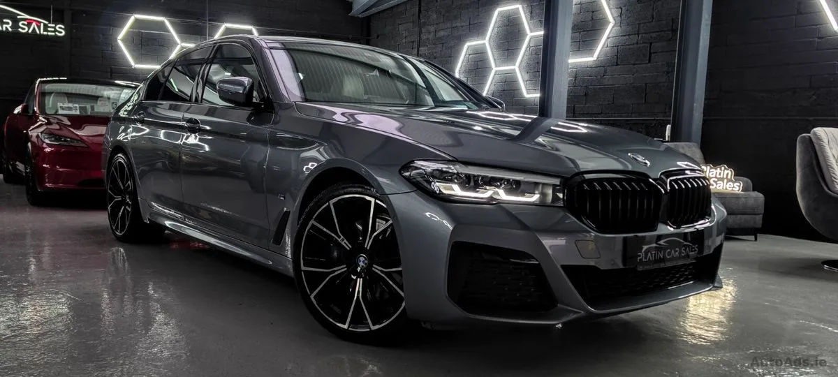2020 BMW 5-Series – photo 2