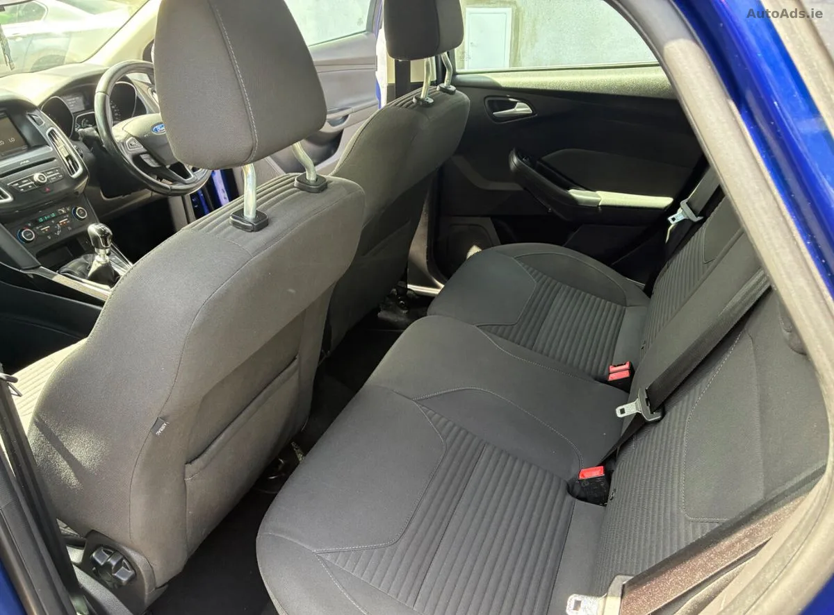 2016 Ford Focus – photo 18
