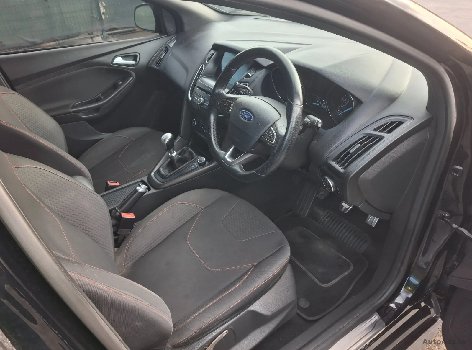 2017 Ford Focus – photo 12