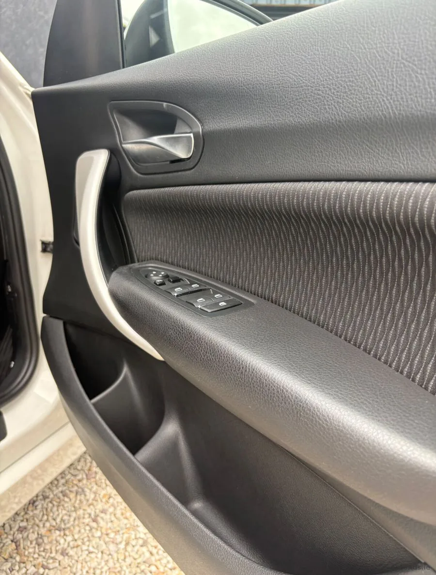 2017 BMW 1-Series – photo 15