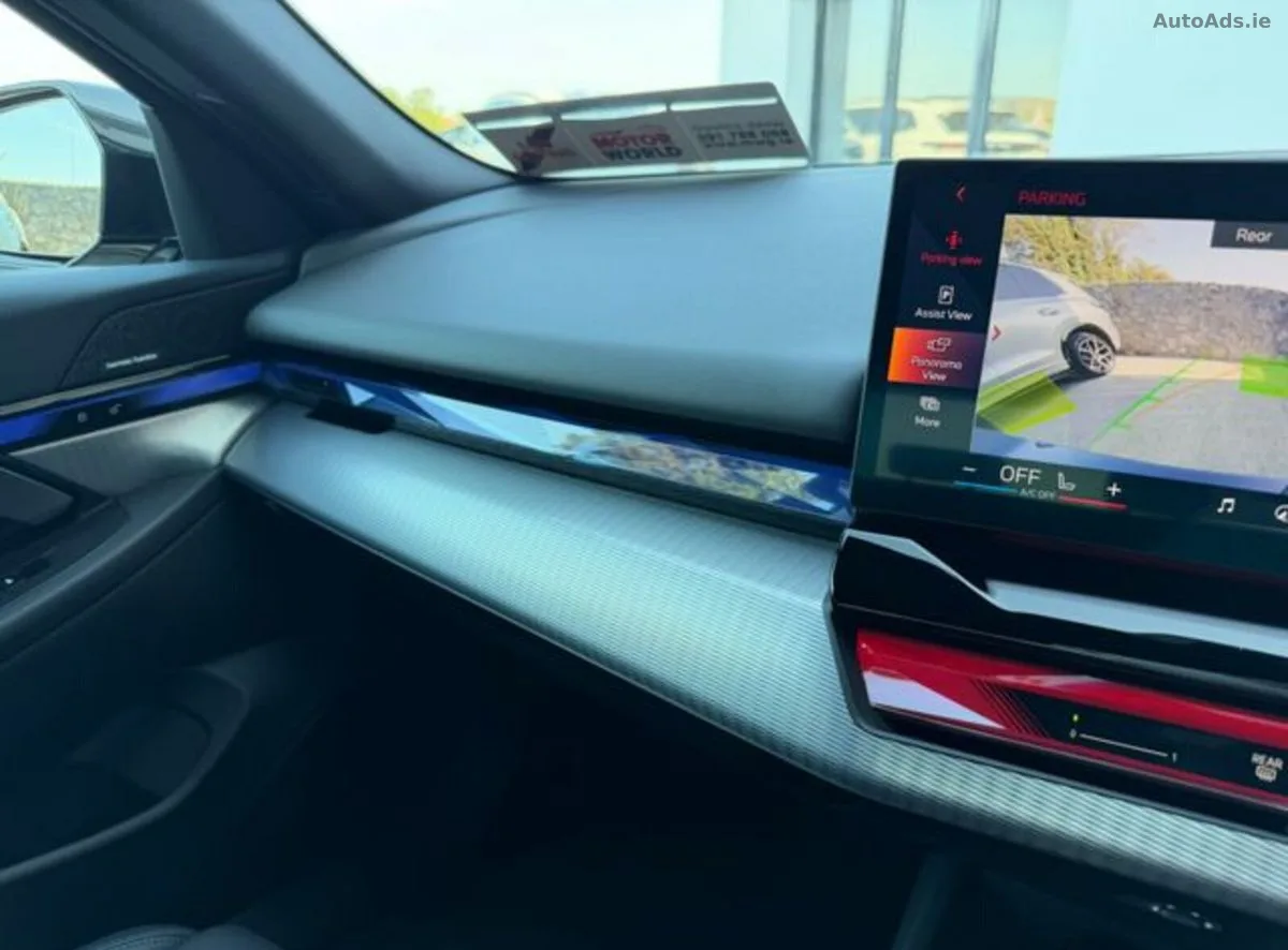 2025 BMW 5-Series – photo 20