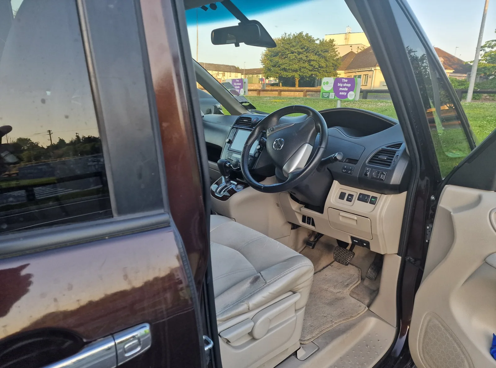 2014 Nissan Serena – photo 6