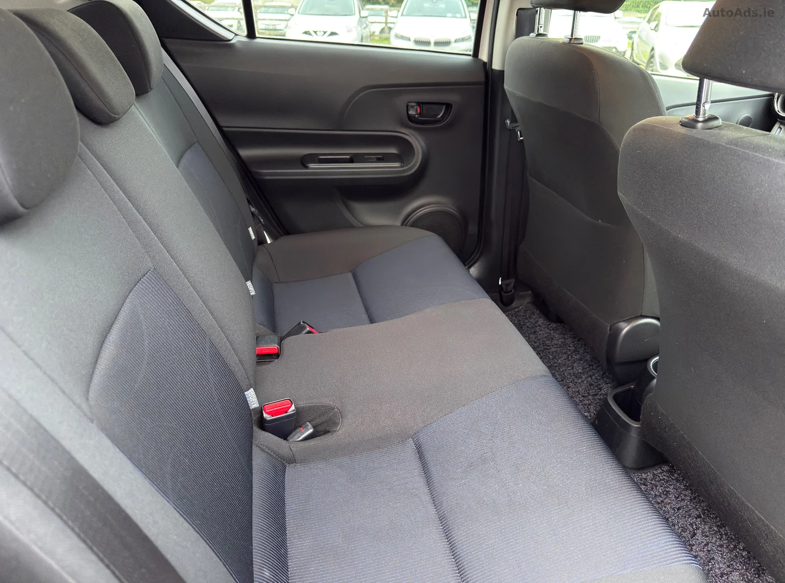 2015 Toyota Aqua – photo 9