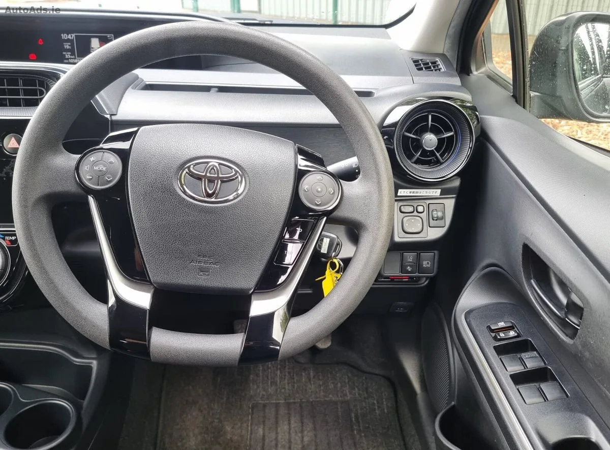 2019 Toyota Aqua – photo 13