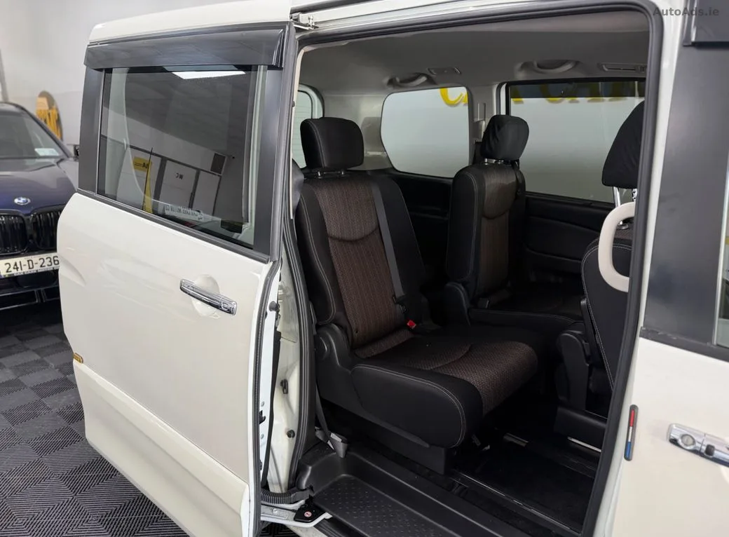 2015 Nissan Serena – photo 16