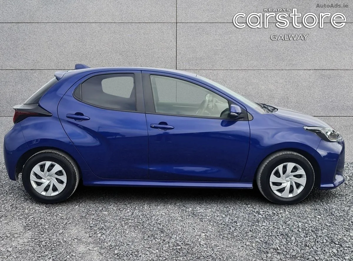2022 Toyota Yaris – photo 2