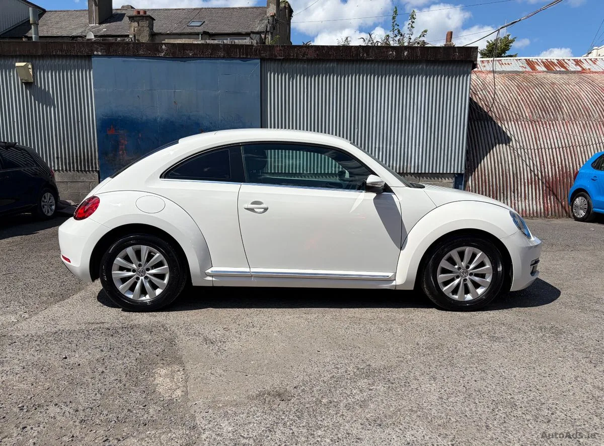 2013 Volkswagen Beetle – photo 2