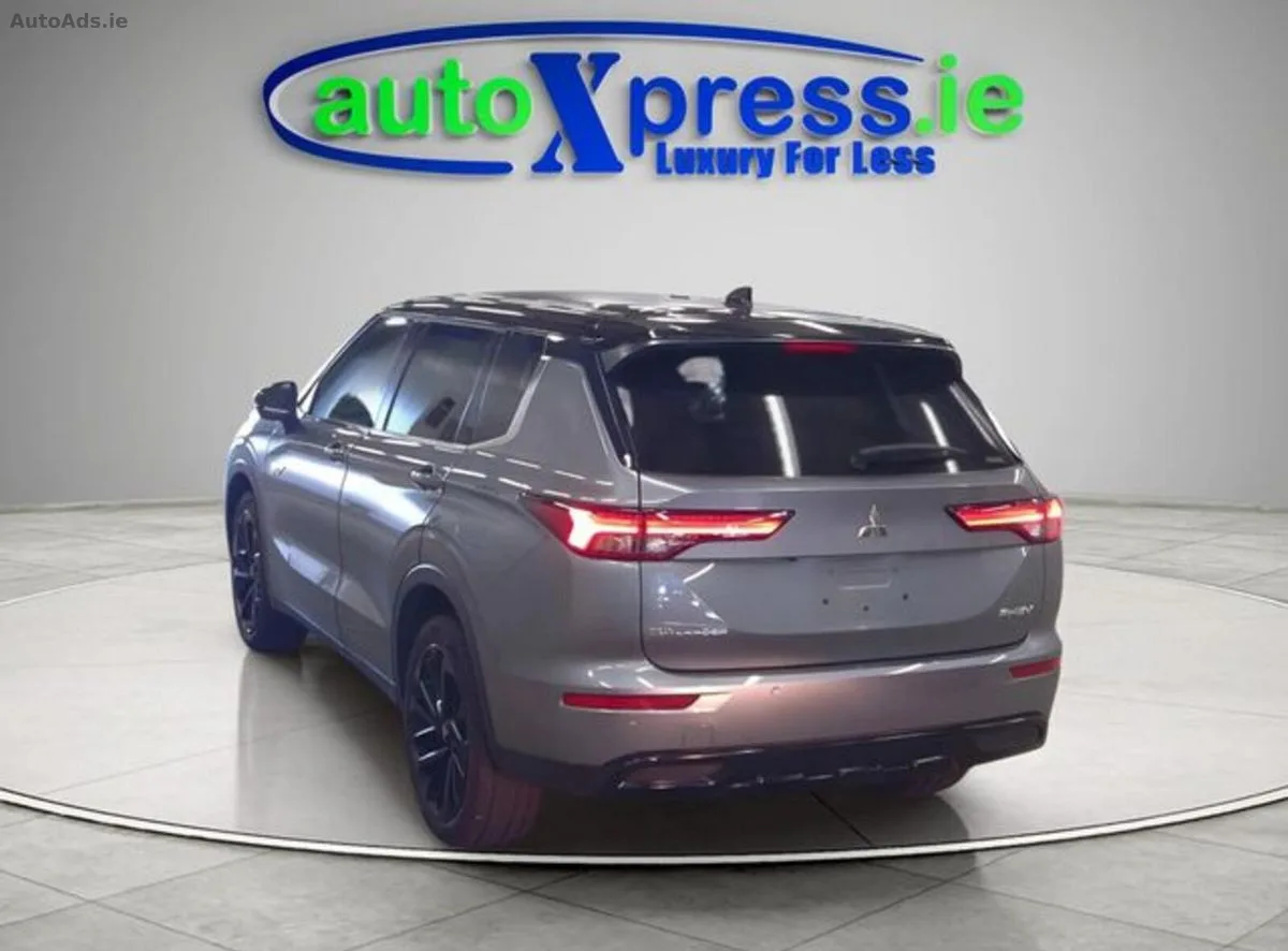 2023 Mitsubishi Outlander – photo 11