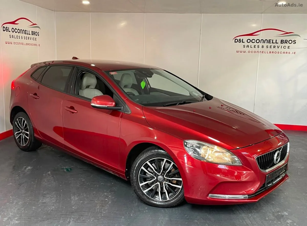 2017 Volvo V40