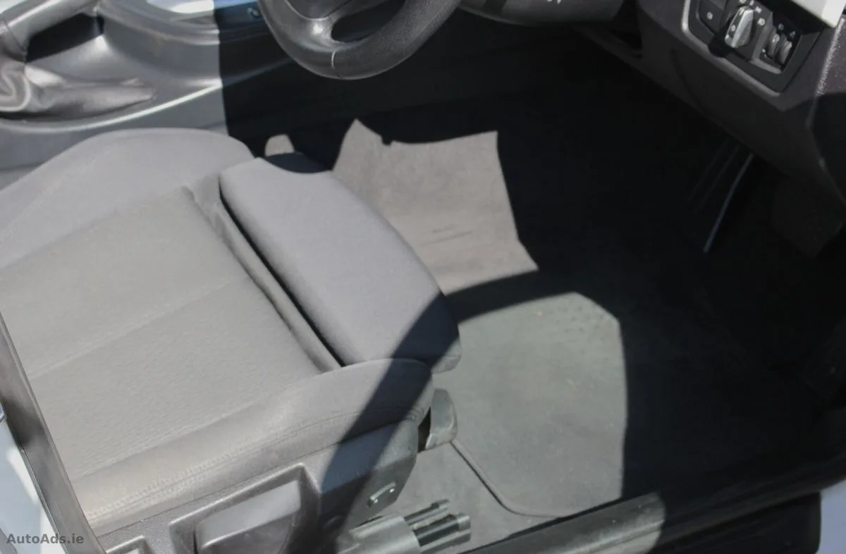 2013 BMW 3-Series – photo 11