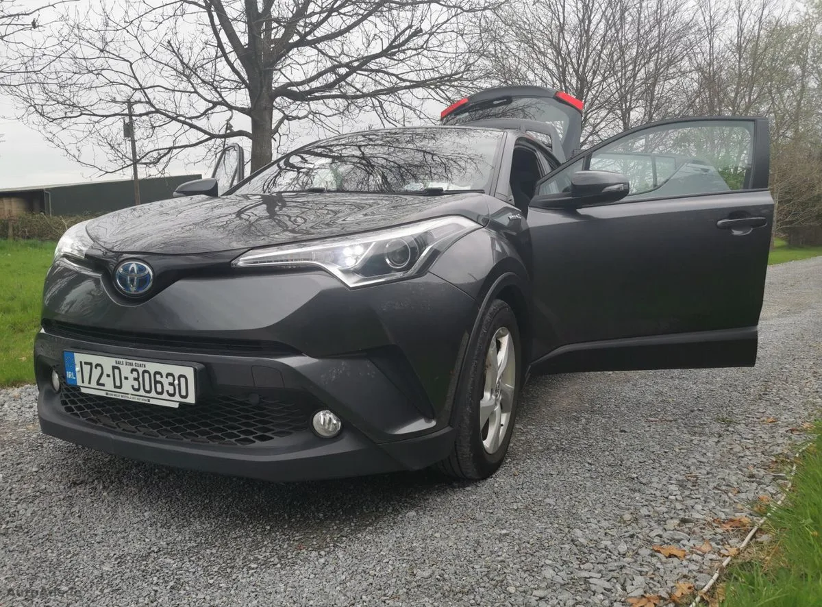 2017 Toyota C-HR – photo 2