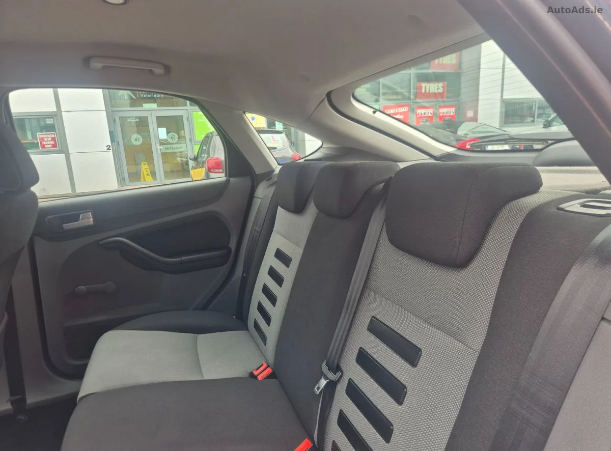 2011 Ford Focus – photo 11