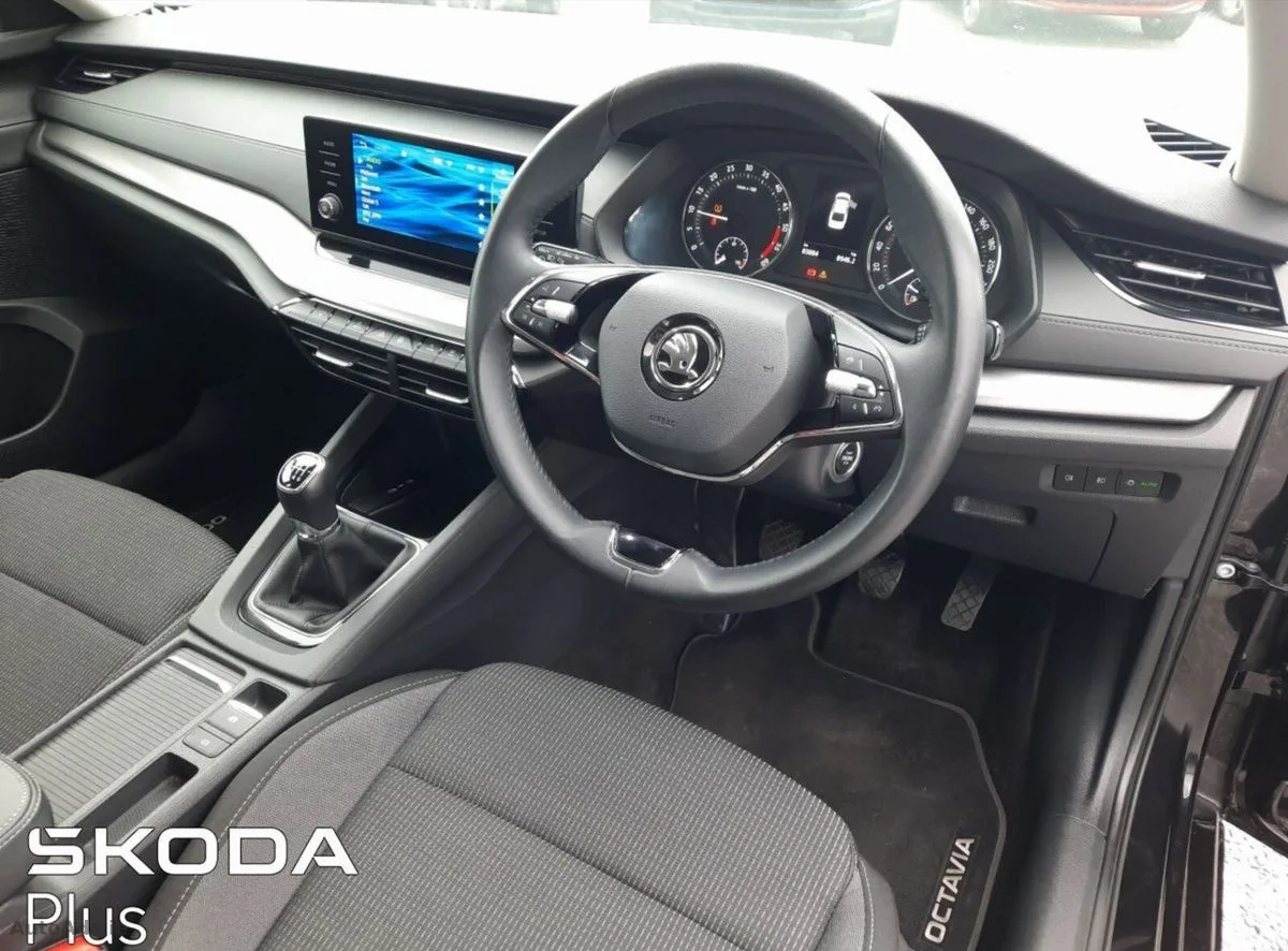 2023 Skoda Octavia – photo 8
