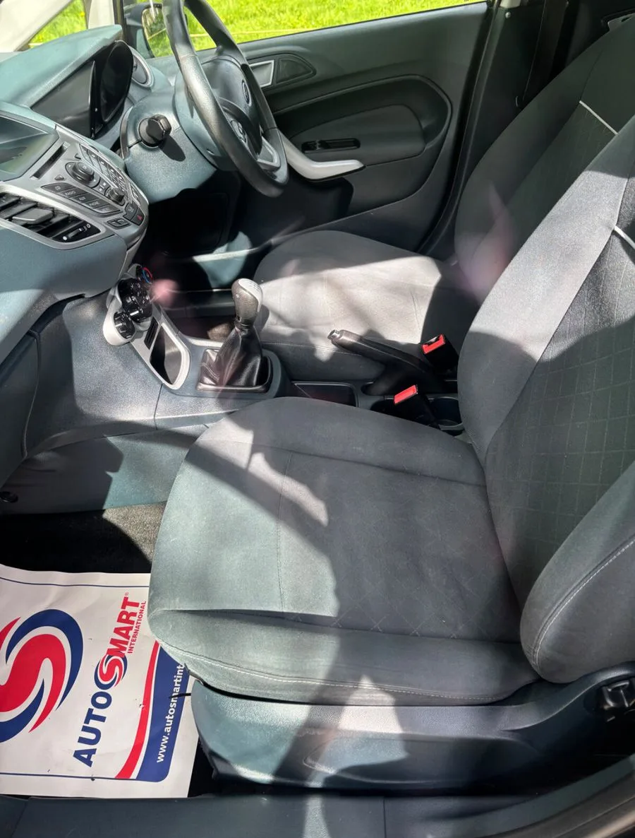 2011 Ford Fiesta – photo 14