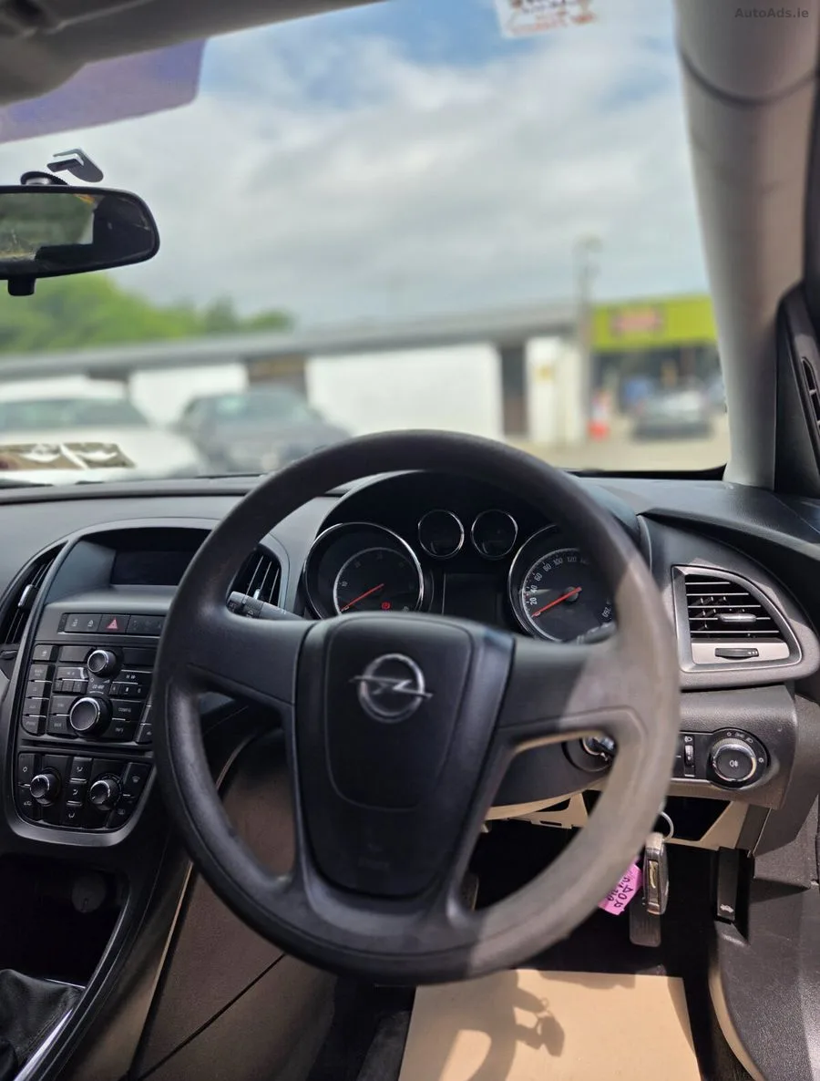 2011 Opel Astra – photo 14